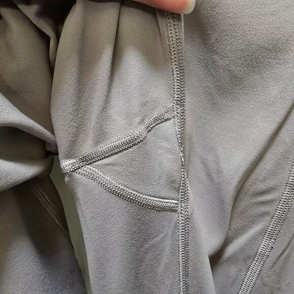 Lululemon In The Groove Flare Pant in Violet Verbena size 4 - Picture 9 of 13